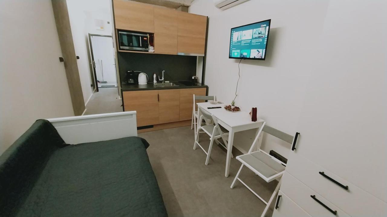 Peaceful Basement Apartment With Terrace & Free Gym 布达佩斯 外观 照片